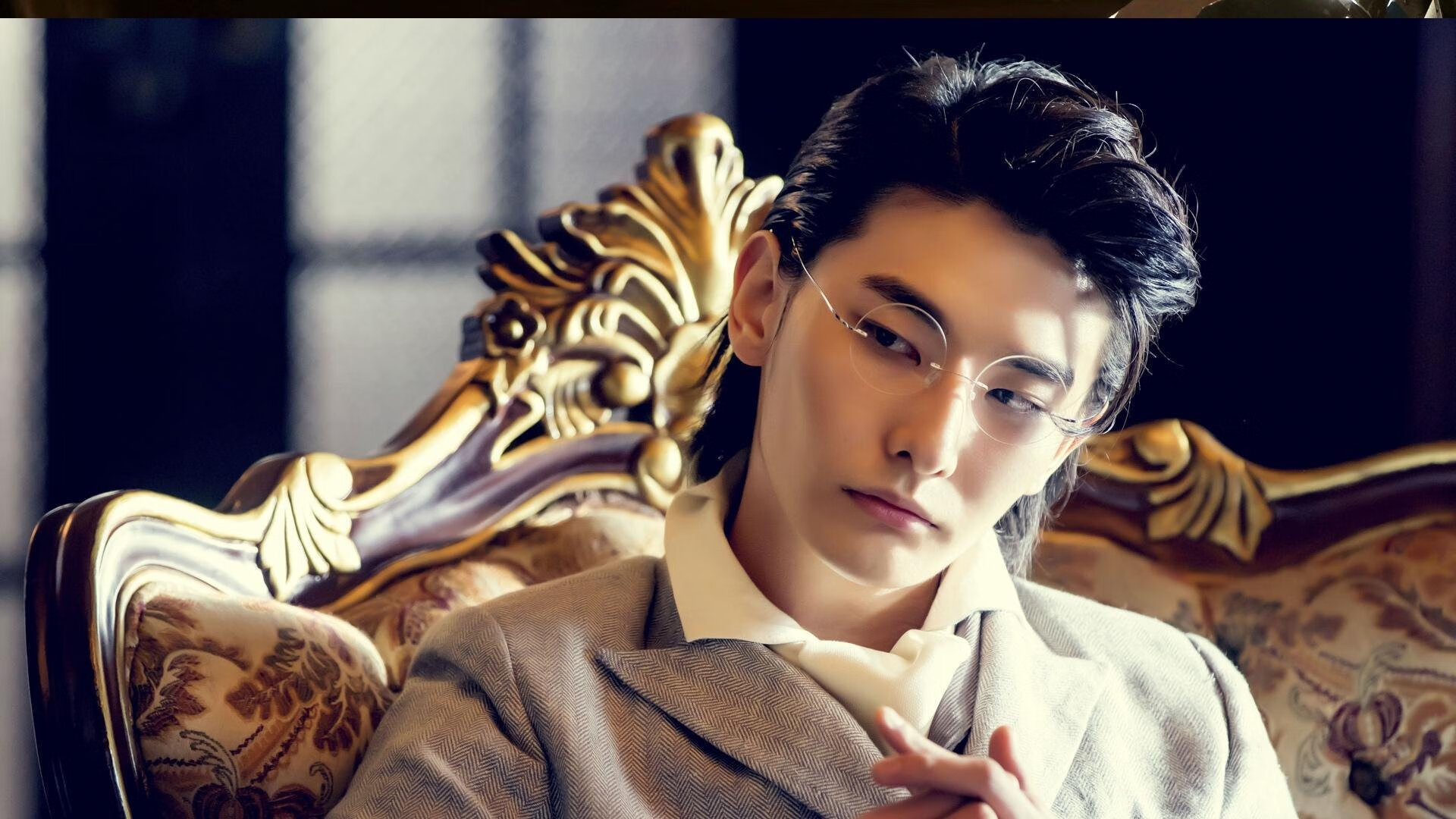 跨界合作：足球明星与时尚品牌的联名大片，足球明星代言