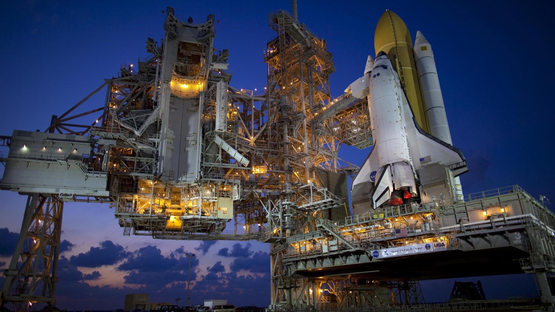 开云体育APP-“高新体育中心：篮球赛场上演激烈拼抢与战术博弈”